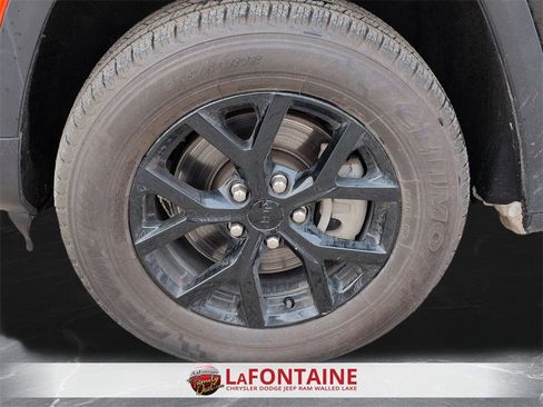 Certified 2024 Jeep Grand Cherokee L Laredo image 31