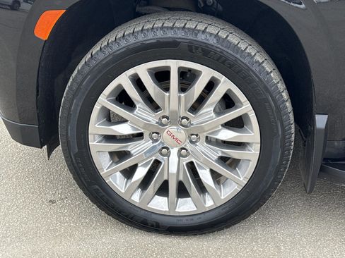 Used 2023 GMC Yukon Denali w/ LPO, Floor Liner Package image 9