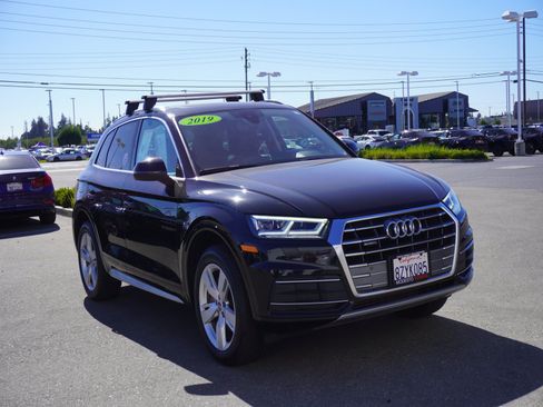 Used 2019 Audi Q5 2.0T Premium Plus w/ Premium Plus Package AWD/4WD image 1