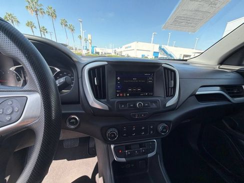 Used 2024 GMC Terrain SLE FWD image 12