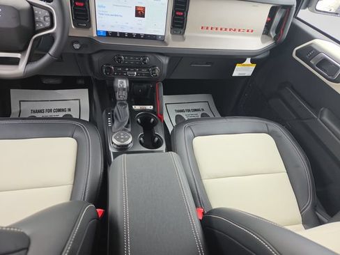 New 2026 Ford Bronco Outer Banks w/ Sasquatch Package AWD/4WD image 39