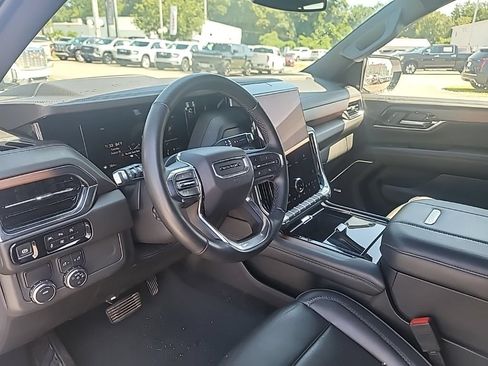 Used 2025 GMC Yukon Denali RWD image 14
