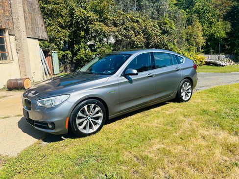 Used 2017 BMW 535i Gran Turismo xDrive image 2