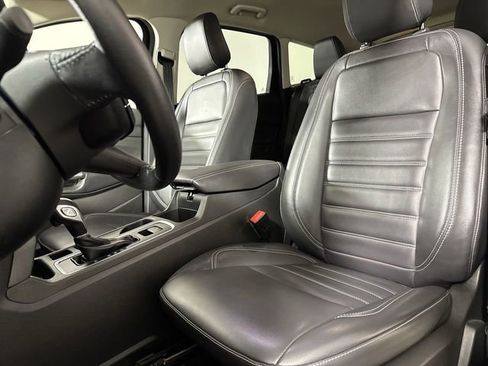 Used 2019 Ford Escape SEL image 18