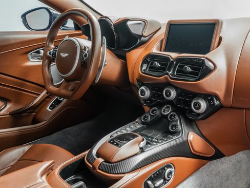Used 2020 Aston Martin V8 Vantage Coupe RWD image 27