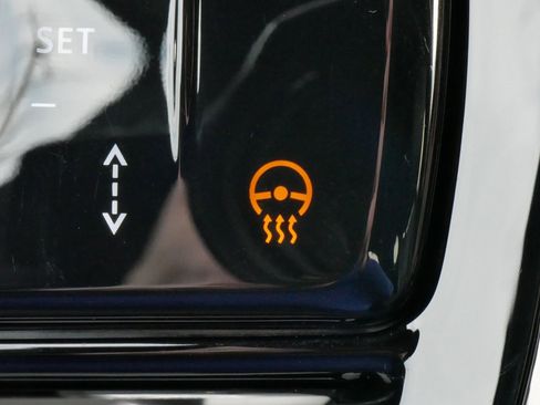 Used 2024 Land Rover Range Rover Evoque Dynamic SE image 63