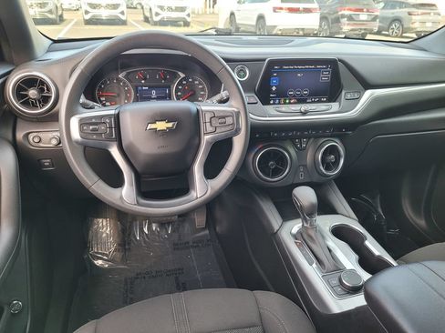 Used 2022 Chevrolet Blazer LT FWD image 19