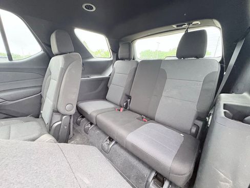 Used 2023 Chevrolet Traverse LT FWD image 8