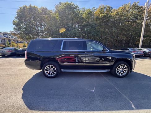Used 2015 GMC Yukon XL Denali image 4