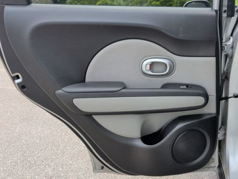Used 2017 Kia Soul FWD image 21