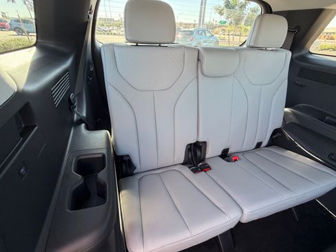 Used 2025 Hyundai Palisade SEL FWD image 12