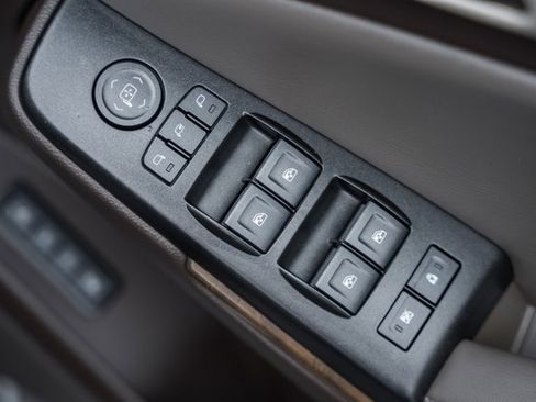 Used 2018 GMC Yukon Denali image 40