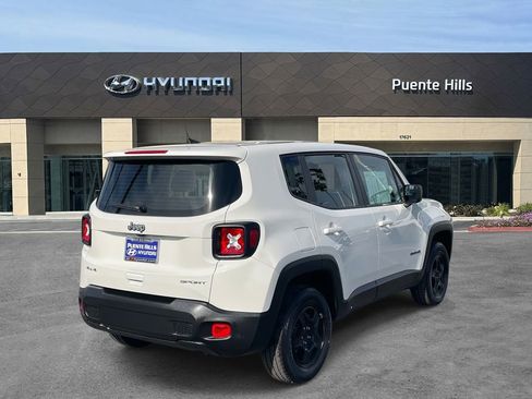 Used 2022 Jeep Renegade Sport image 4