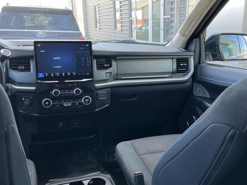 Used 2024 Ford Expedition Max XL image 11