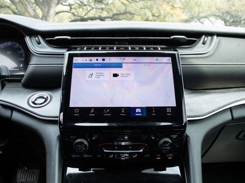 Used 2024 Jeep Grand Cherokee L Limited w/ Black Appearance Package image 13