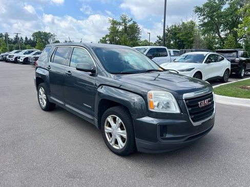 Used 2017 GMC Terrain SLE FWD image 3