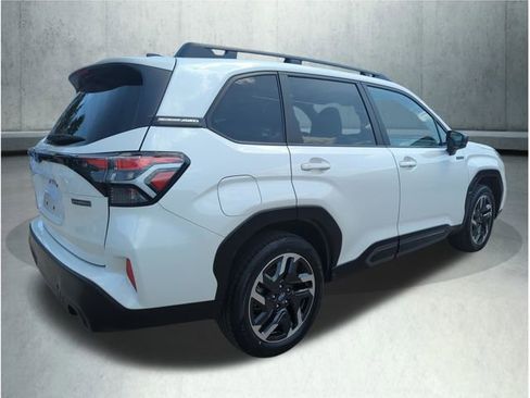 Certified 2025 Subaru Forester Limited AWD/4WD image 7