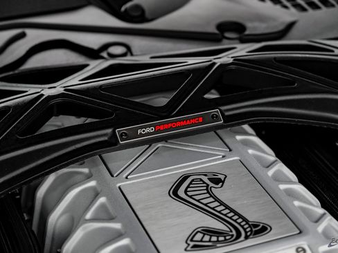 Used 2021 Ford Mustang Shelby GT500 w/ Carbon Fiber Track Pack image 96