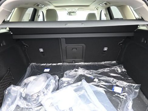 New 2026 Volvo XC60 T8 Ultra w/ Protection Package Premier AWD/4WD image 33