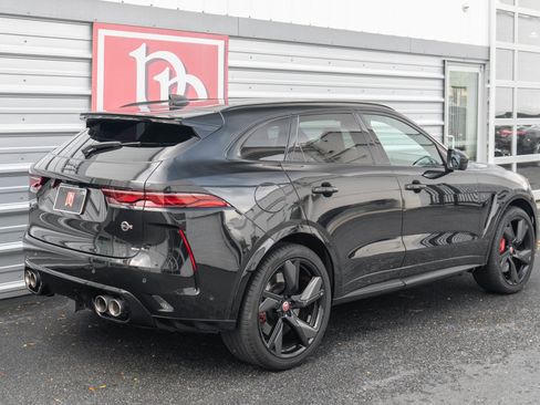 Used 2022 Jaguar F-PACE SVR image 45