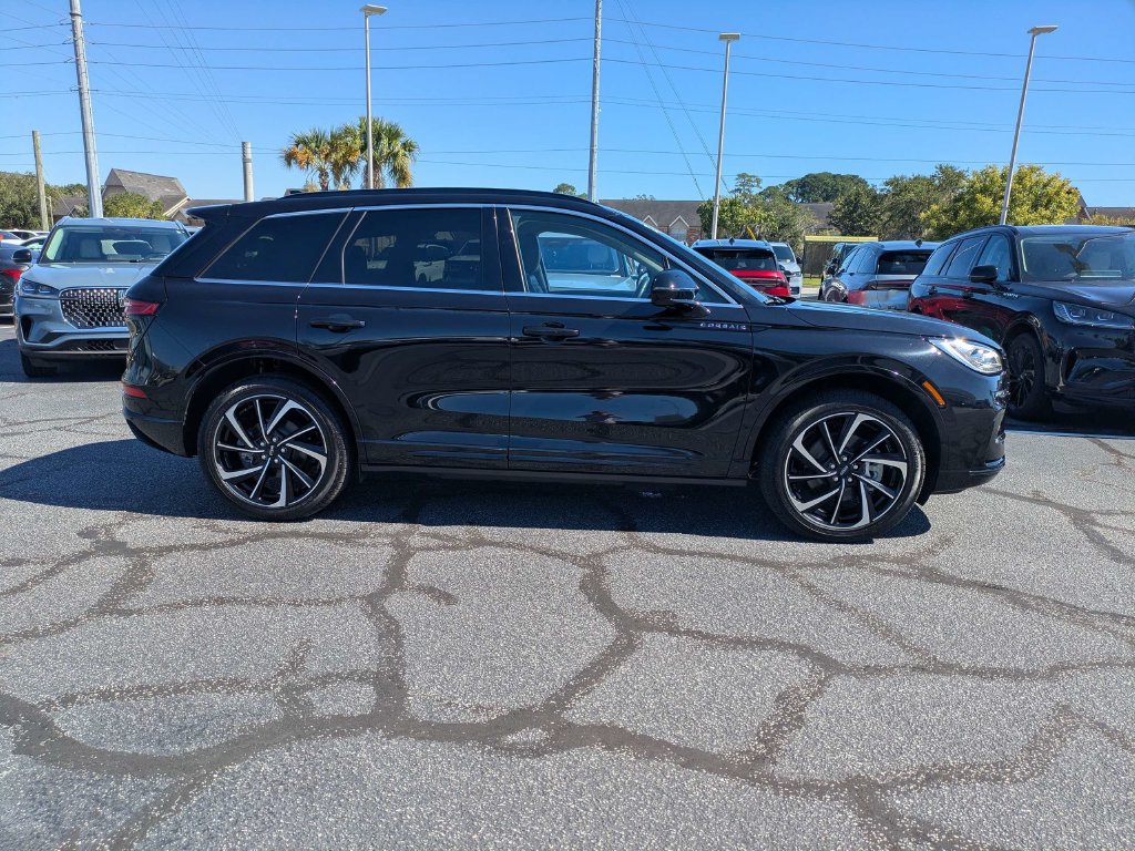 Used 2025 Lincoln Corsair Grand Touring w/ Equipment Group 301A AWD/4WD image 4