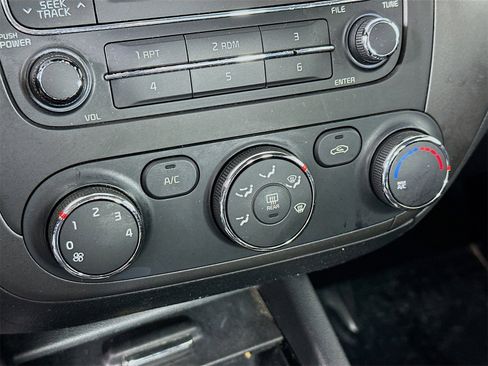 Used 2016 Kia Forte LX image 14