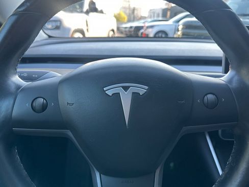 Used 2018 Tesla Model 3 Long Range image 17