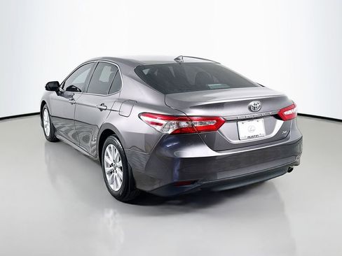 Used 2020 Toyota Camry LE image 7