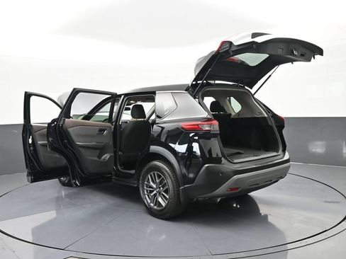 Used 2023 Nissan Rogue S image 75