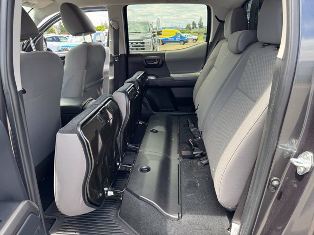 Used 2022 Toyota Tacoma SR5 AWD/4WD image 26