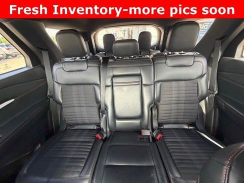 Used 2025 Ford Explorer ST-Line w/ ST-Line Street Pack AWD/4WD image 9