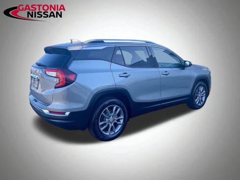 Used 2024 GMC Terrain SLT image 9