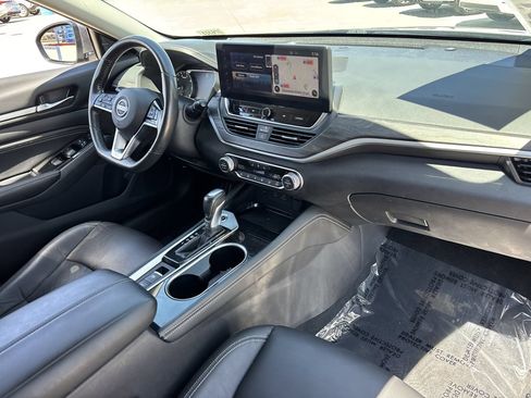 Used 2023 Nissan Altima 2.5 SL FWD image 9
