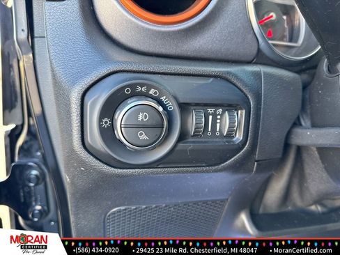 Used 2021 Jeep Gladiator Mojave image 17