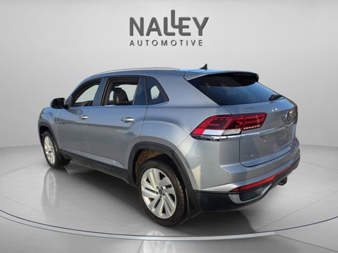 Used 2022 Volkswagen Atlas Cross Sport SE image 3
