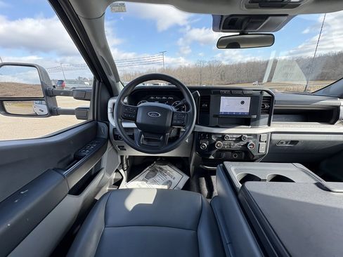 Used 2023 Ford F350 XL w/ Snow Plow Prep Package image 26