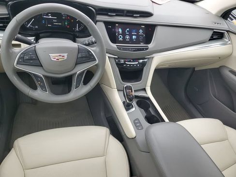 Used 2018 Cadillac XT5 Luxury w/ Driver Awareness Package AWD/4WD image 10