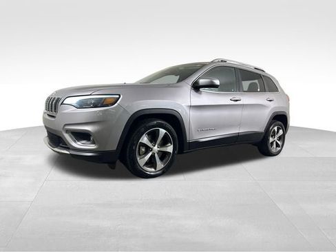 Used 2019 Jeep Cherokee Limited FWD image 2