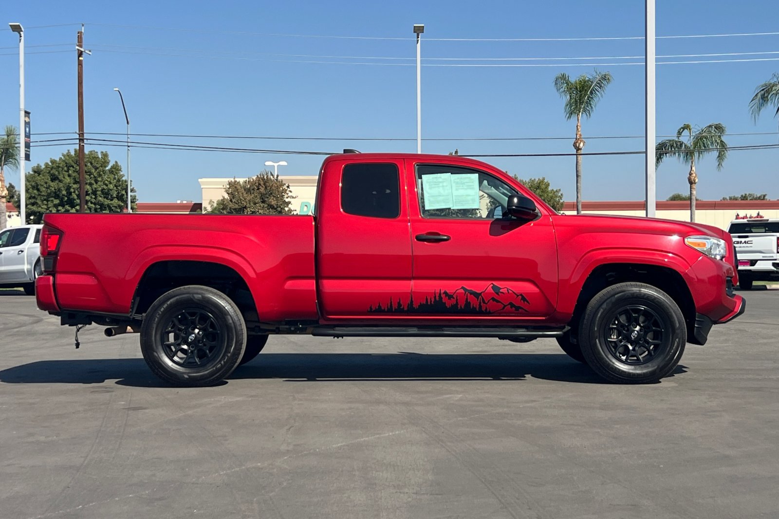 Used 2022 Toyota Tacoma SR RWD image 3