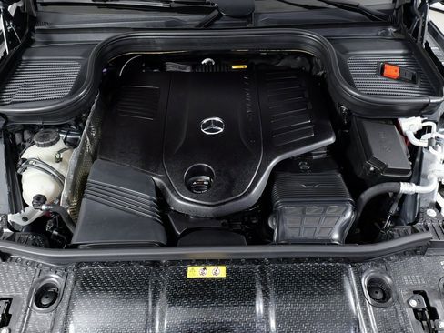 Used 2024 Mercedes-Benz GLS 450 4MATIC w/ AMG Line Exterior image 74