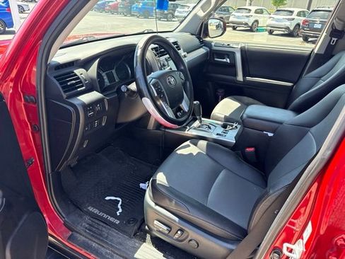 Used 2018 Toyota 4Runner SR5 Premium AWD/4WD image 38