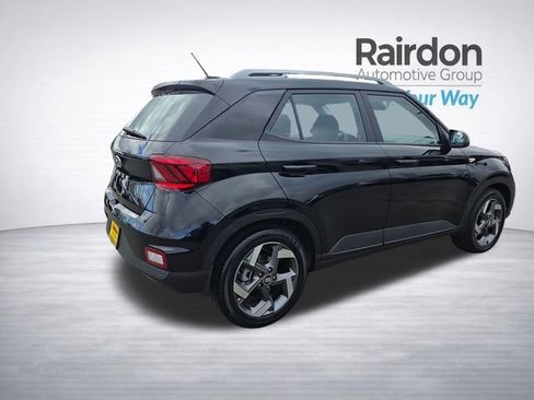Used 2025 Hyundai Venue SEL FWD image 7