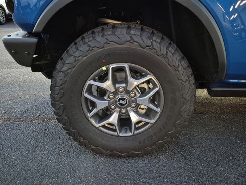 New 2025 Ford Bronco Badlands image 8