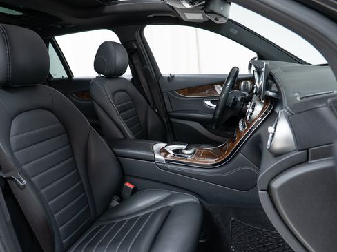 Used 2018 Mercedes-Benz GLC 300 4MATIC image 22