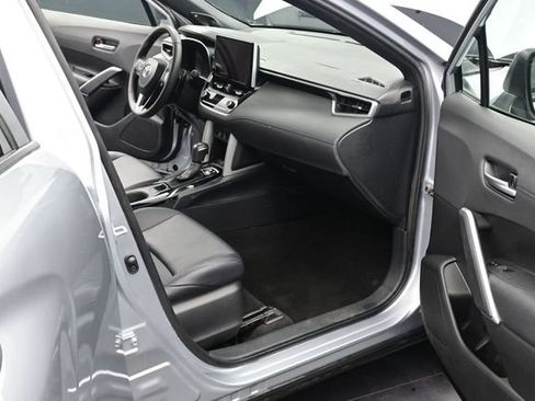 Used 2024 Toyota Corolla Cross AWD Hybrid w/ Convenience Package image 20