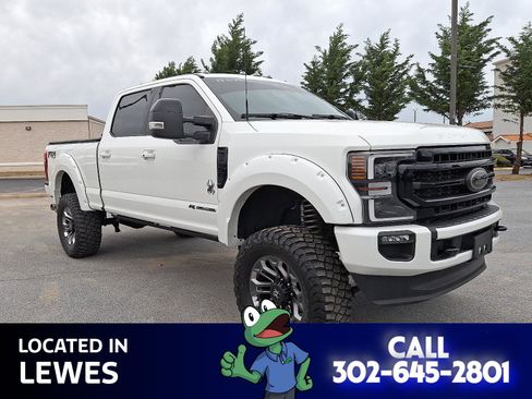 Used 2022 Ford F250 Lariat w/ Black Appearance Package image 9