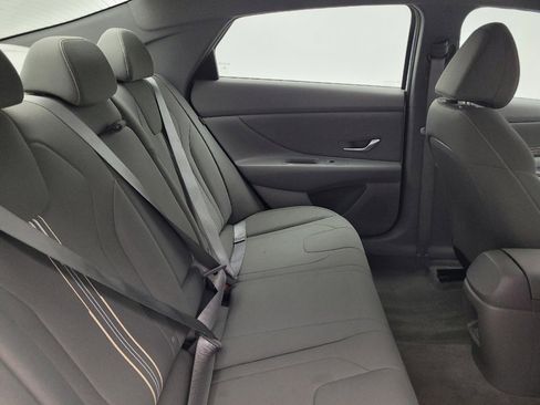 Used 2025 Hyundai Elantra SEL FWD image 19