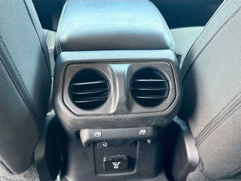 Used 2022 Jeep Wrangler Unlimited Sahara w/ Cold Weather Group AWD/4WD image 28