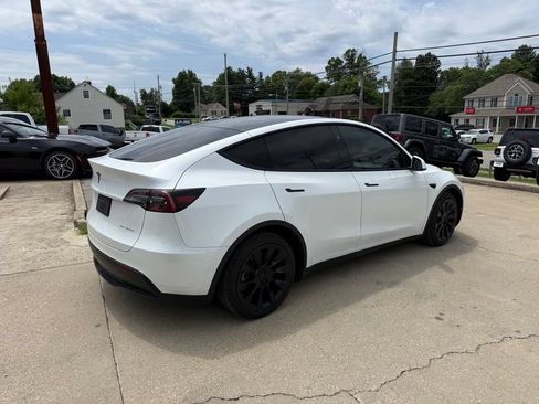 Used 2024 Tesla Model Y Long Range AWD/4WD image 6