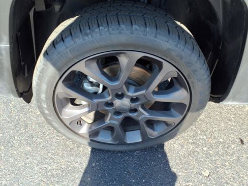 Used 2023 Jeep Renegade Latitude w/ Sun/Sound Group image 21